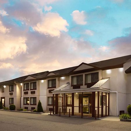 Fairbridge Inn Express Найак Экстерьер фото