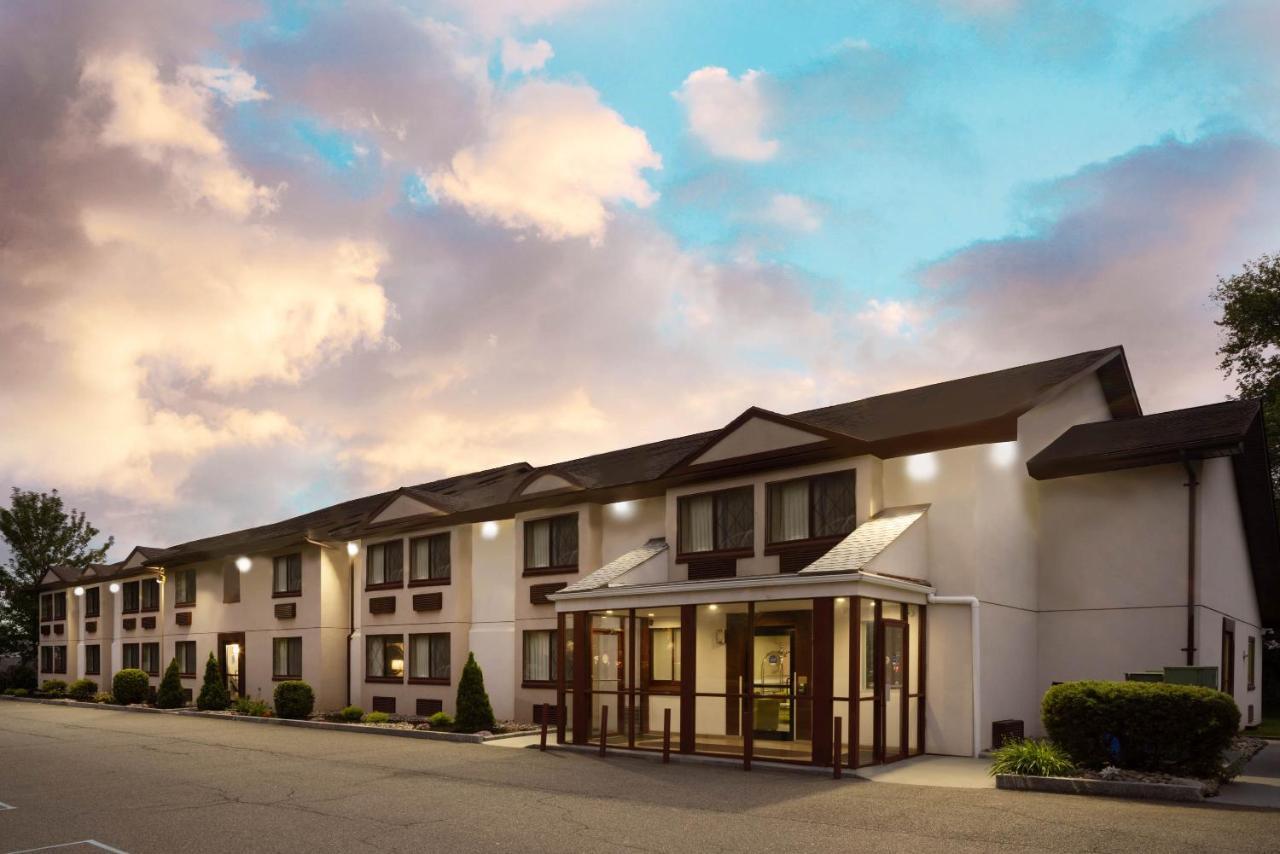Fairbridge Inn Express Найак Экстерьер фото