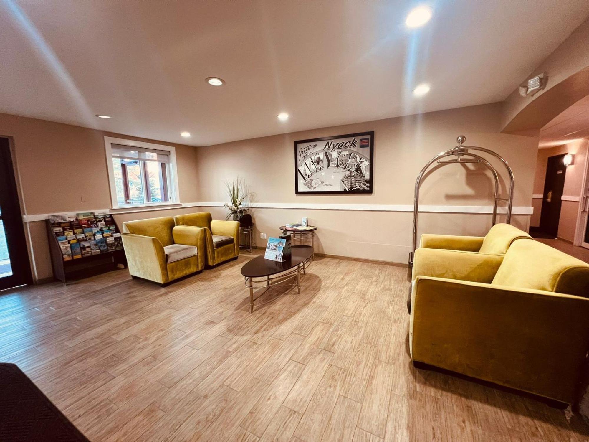 Fairbridge Inn Express Найак Экстерьер фото